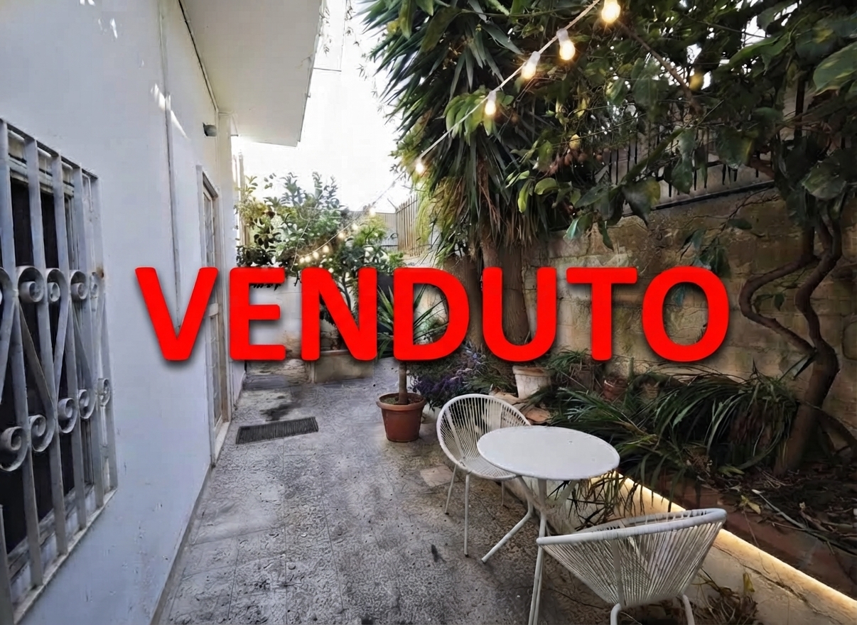 PALESE CENTRO – Semindipendente con Cortile